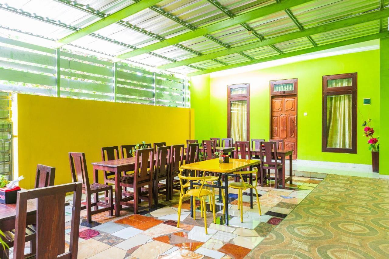 Super Oyo 1682 Greenia Hotel Kupang  Dış mekan fotoğraf