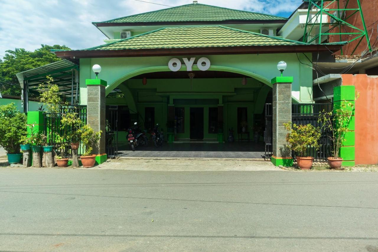 Super Oyo 1682 Greenia Hotel Kupang  Dış mekan fotoğraf
