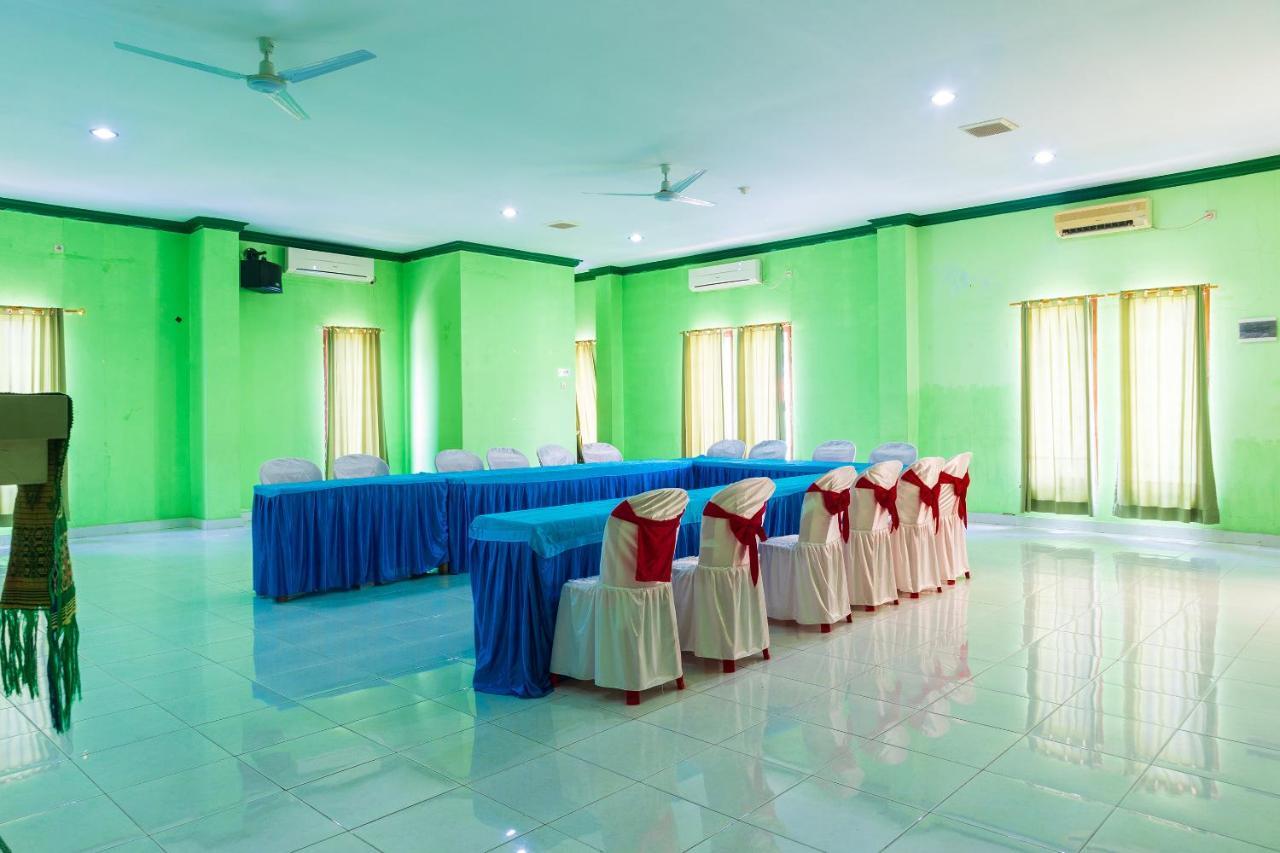 Super Oyo 1682 Greenia Hotel Kupang  Dış mekan fotoğraf
